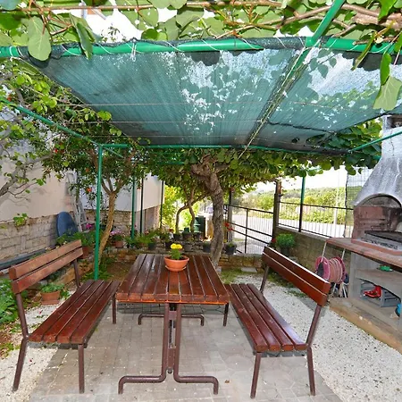 Snezana 2265 Пула