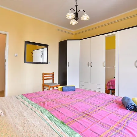 Apartment Snezana 2265 Pula