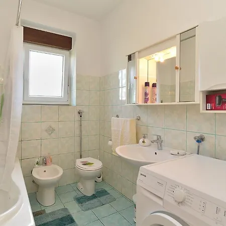 Apartment Snezana 2265 Pula