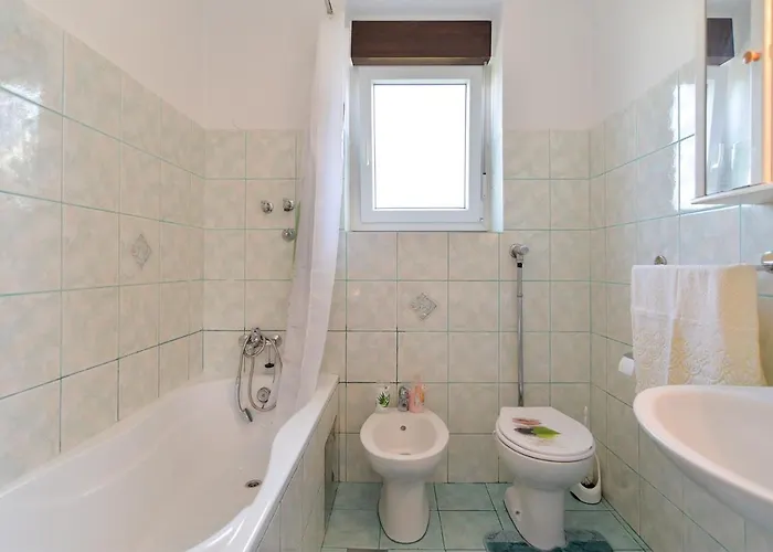 Snezana 2265 بولا