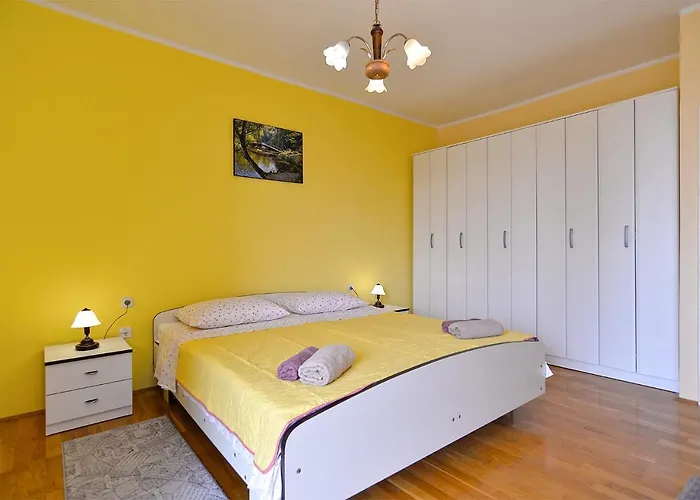 Snezana 2265 بولا