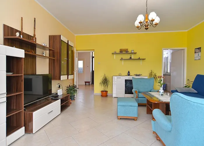 Snezana 2265 * بولا