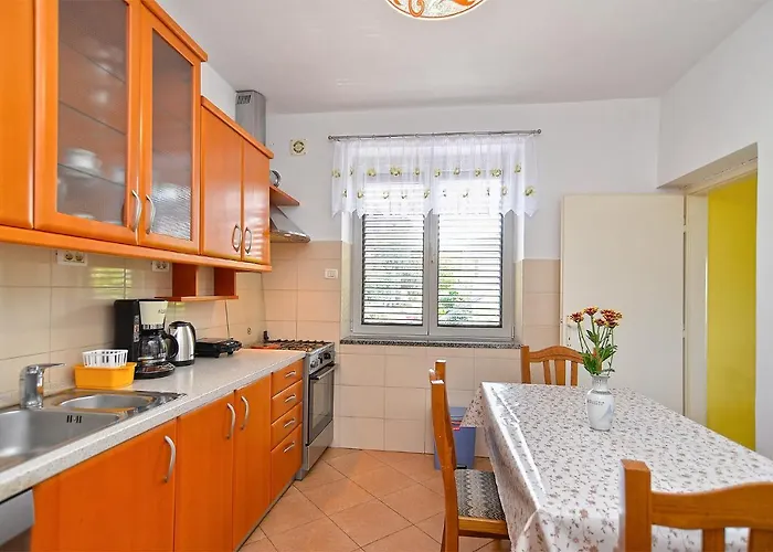 Snezana 2265 شقة بولا