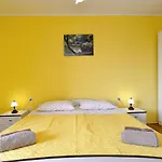 Snezana 2265 Апартаменты Пула